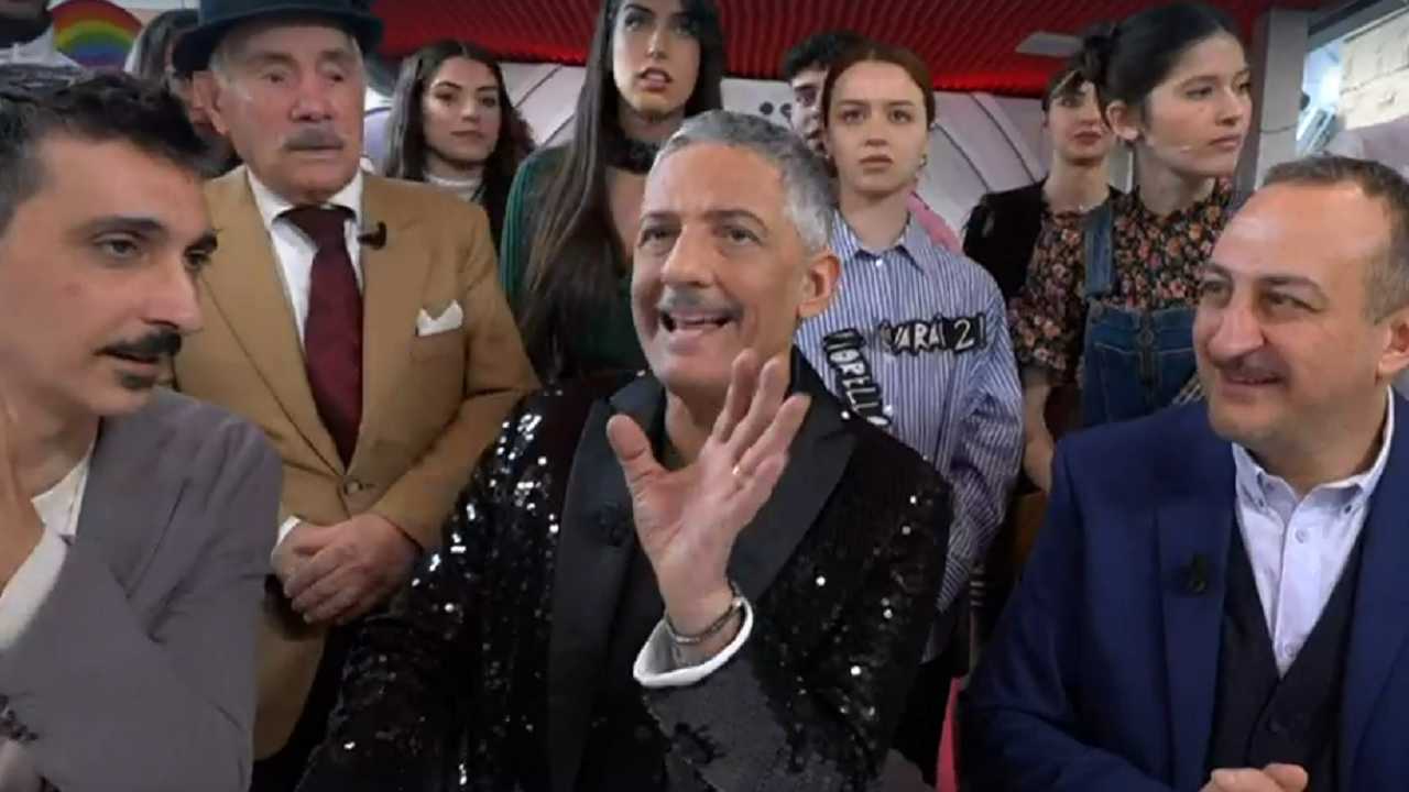 Fiorello senza parole a Viva Rai 2