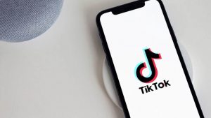 Tiktoker sfigurata, cosa è successo