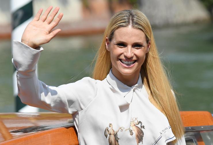 michelle hunziker saluta