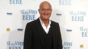 claudio bisio sorride