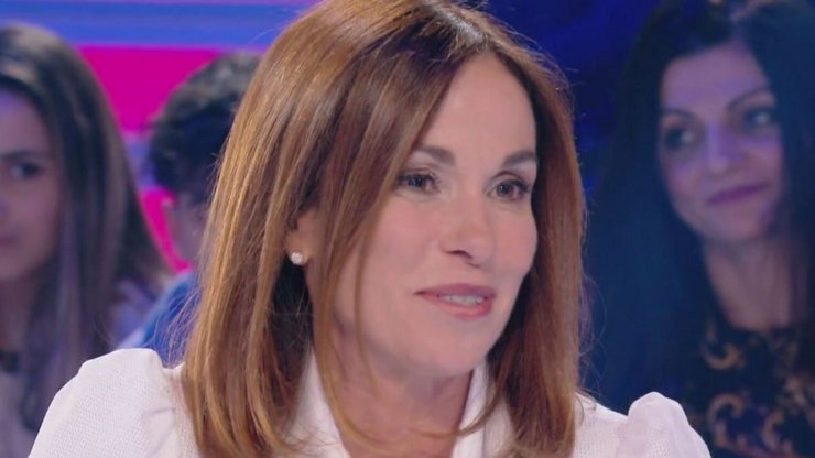 cristina parodi sorride